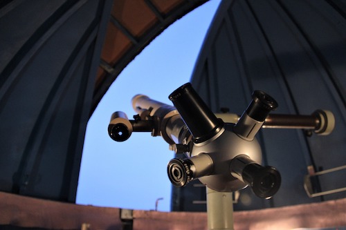 astronomical-observatory-2464182_1920.jpg