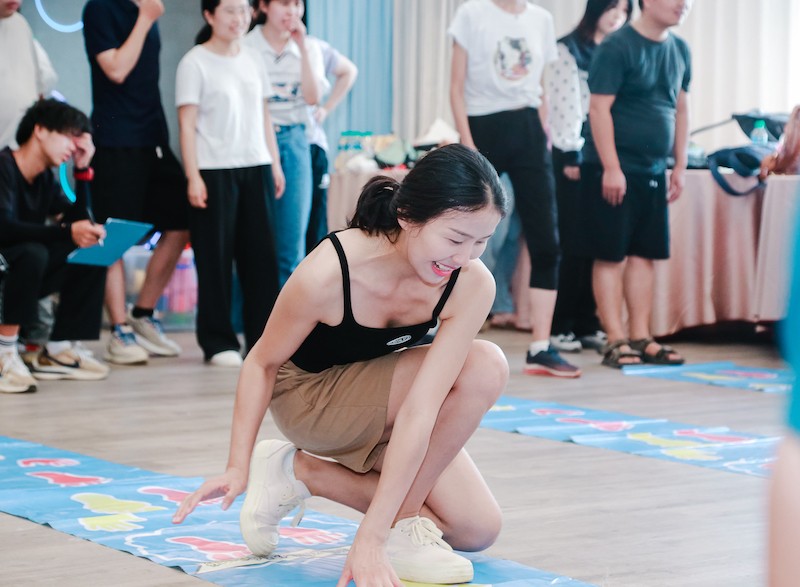 户外拓展培训.jpg