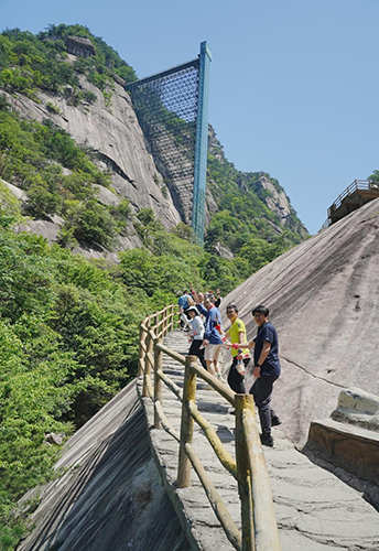 天堂寨团建,尖峰团建,罗田团建,户外拓展活动.png