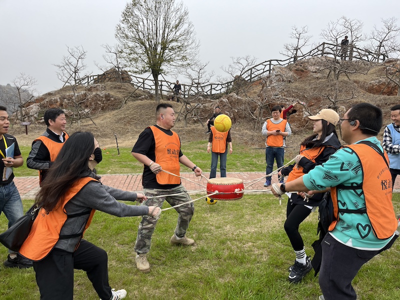 武汉团建,武汉拓展,尖峰拓展,武汉团建策划,拓展项目.jpg