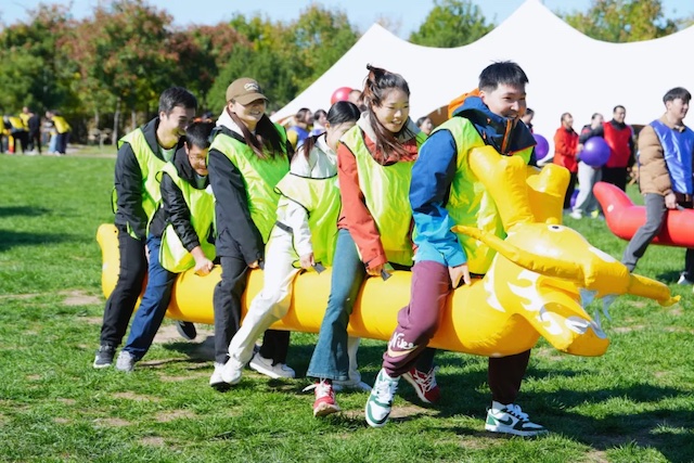 1764644925568068.jpg 团建活动,团建游戏,武汉团建,武汉欣航团建,拓展_副本.jpg