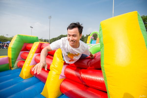 武汉趣味运动会充气闯关挑战项目实拍