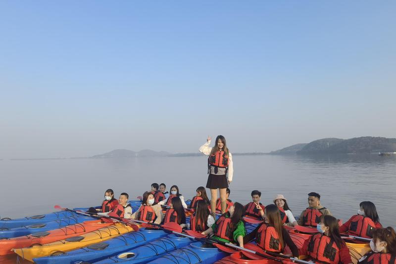 武汉企业团建 东湖皮划艇