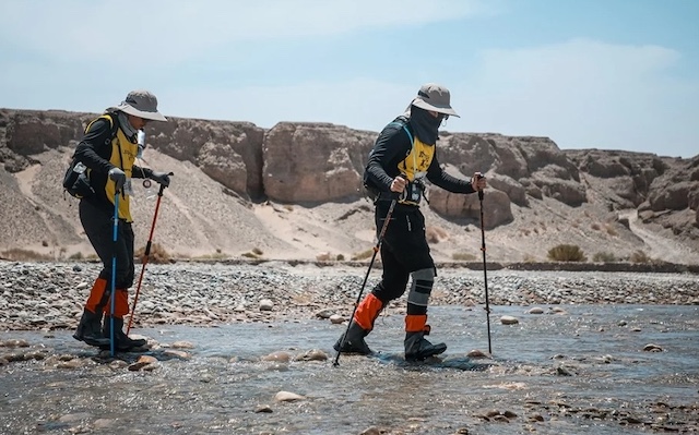 敦煌戈壁徒步,拓展培训,企业培训,员工培训,高管培训.jpg